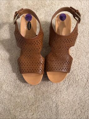 Dr. Scholl’s Barely Wedge Sandals